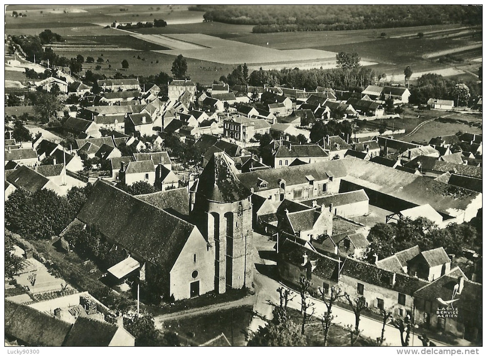 SOUCY - PLACE DE L´EGLISE - EN AVION AU DESSUS - Soucy