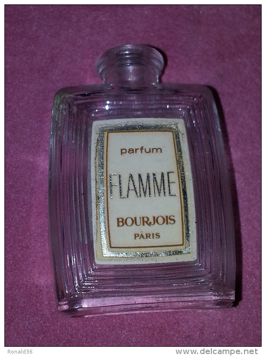 PARFUM Flacon Miniature FLAMME BOURJOIS PARIS En Verre Blanc Parfumeur Parfumerie - Miniaturen (ohne Verpackung)