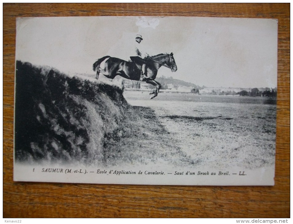 Rare Saumur école D'application De Cavalerie Saut D'un Brook Au Briel  Carte Animée écrite Par Un Cavalier Du 21 Dragons - Saumur