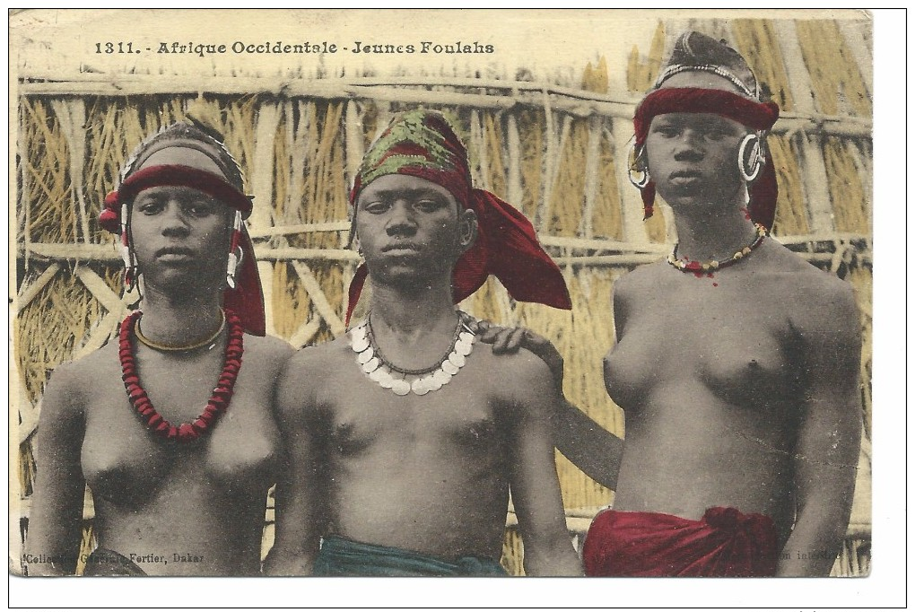 Afrique Occidentale  Jeunes Foulahs Seins Nus - Dahomey