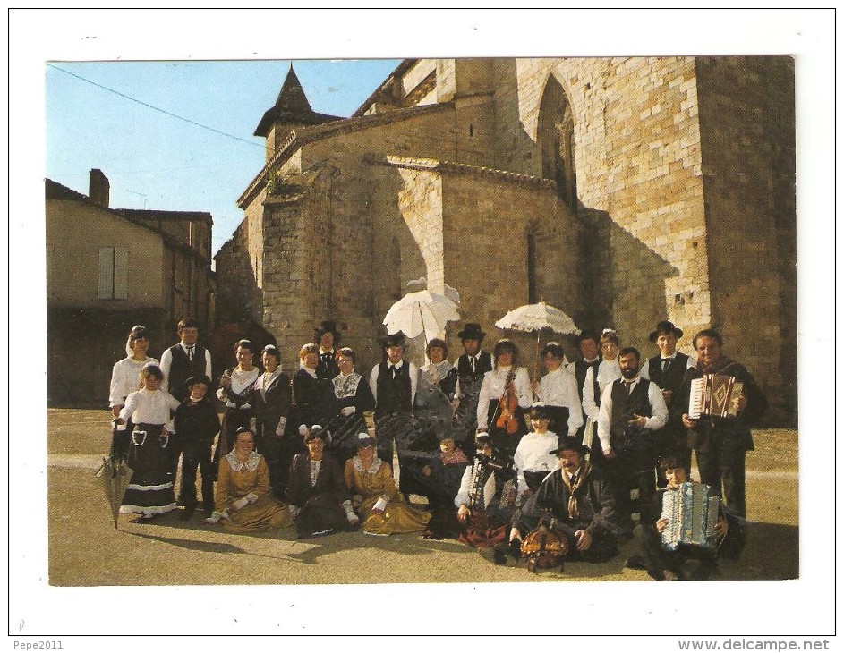 CPSM 47 - VILLEREAL - RUE St-JAMMES - GROUPE FOLKLORIQUE " LES TROUBADOURS DE GUYENNE " - Danses