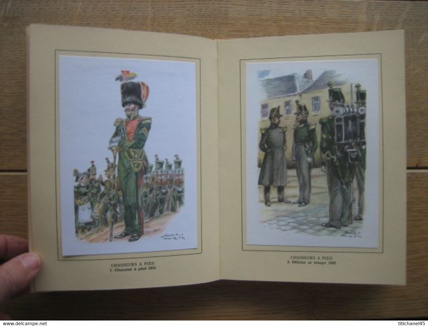 RARE - HISTORIA - UNIFORMES BELGES - 3 TOMES - COMPLET - 150 reproductions en couleurs d'aquarelles de James THIRIAR