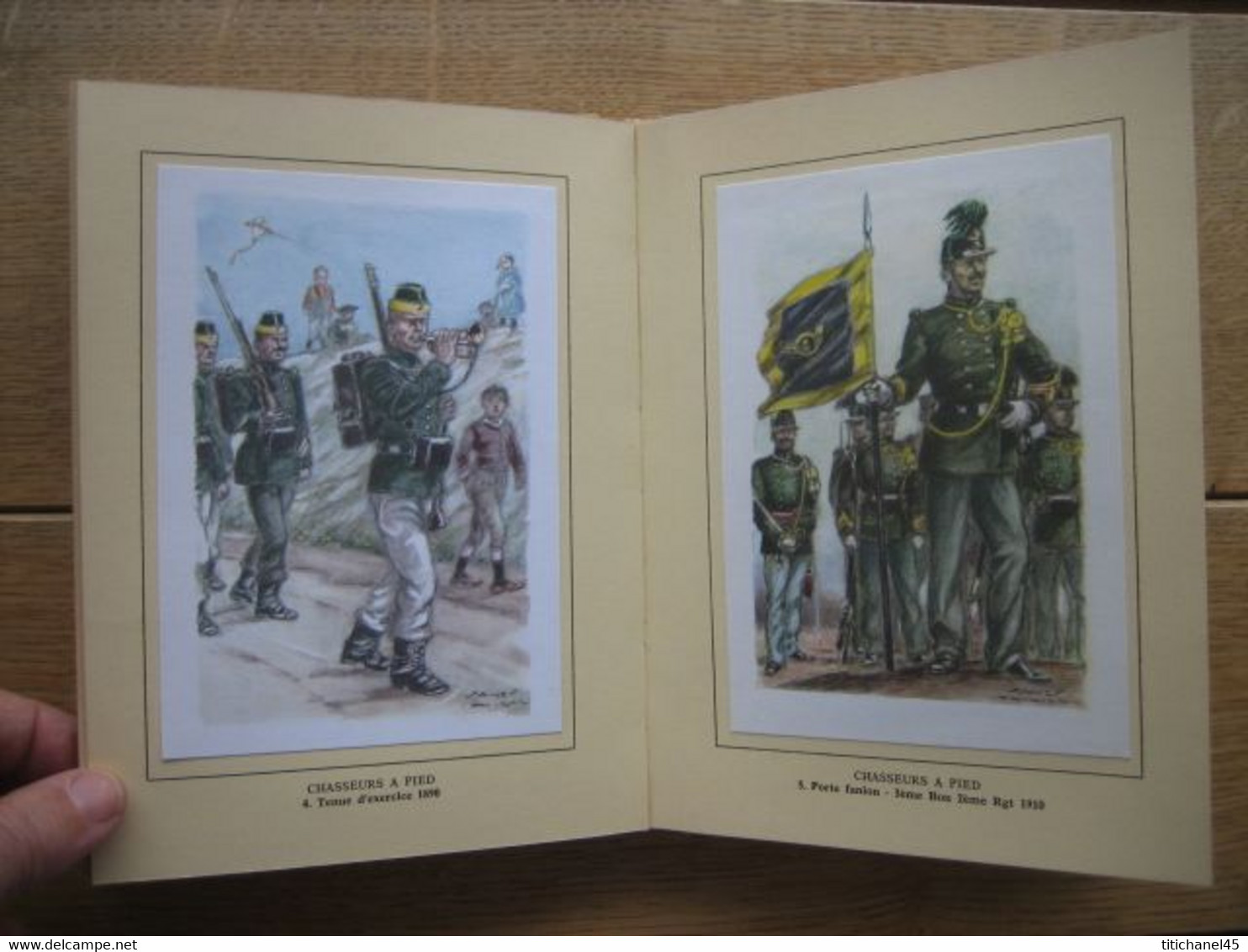 RARE - HISTORIA - UNIFORMES BELGES - 3 TOMES - COMPLET - 150 reproductions en couleurs d'aquarelles de James THIRIAR