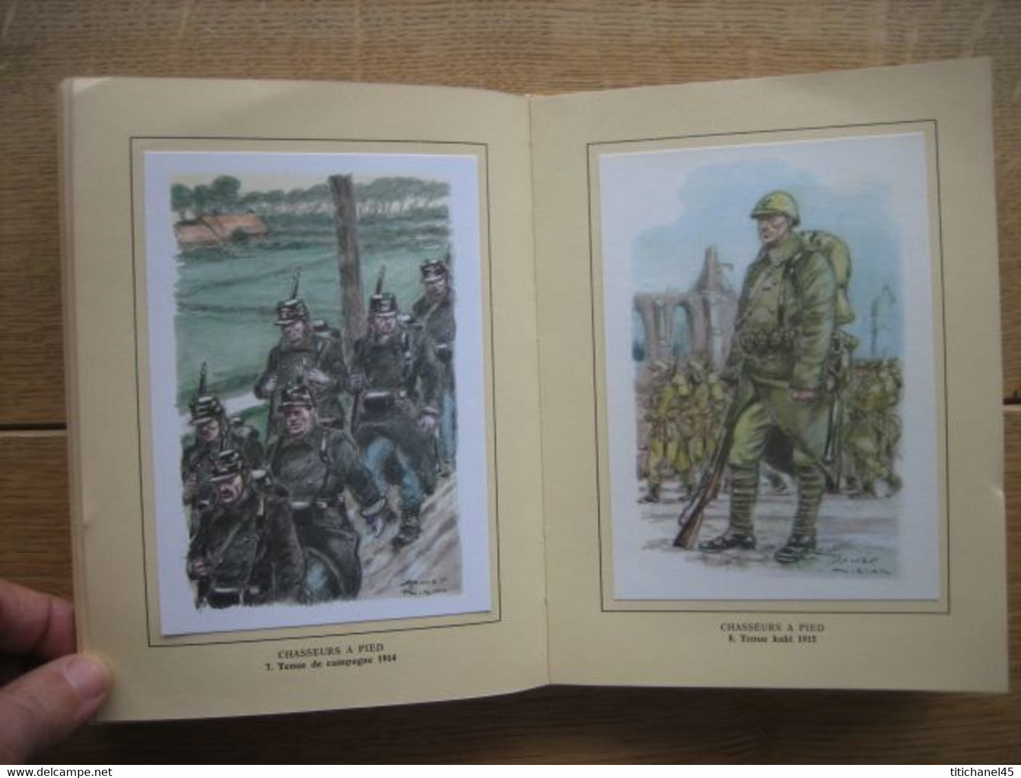 RARE - HISTORIA - UNIFORMES BELGES - 3 TOMES - COMPLET - 150 reproductions en couleurs d'aquarelles de James THIRIAR