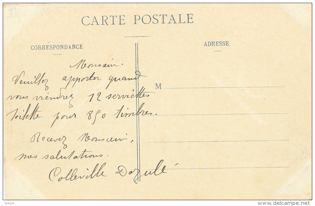 Dozulé (Calvados) - Une Rue Et Clocher De L'Eglise - Librairie Colleville (Carte Signée Colleville) - Autres & Non Classés