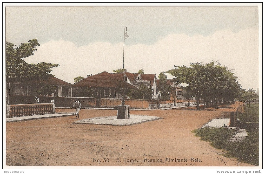 S. Tomé E Príncipe - Avenida Almirante Reis - São Tomé Und Príncipe