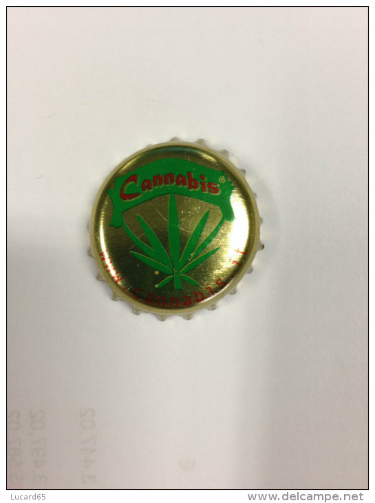 CAPSULE - TAPPO / BOTTLE CAP / KRONKORKEN / BIRRA CANNABIS - Bière