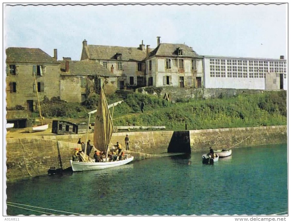 Cpsm L Ecole De La Mer Jeunesse Et Marine PORT LAY EN GROIX - Groix