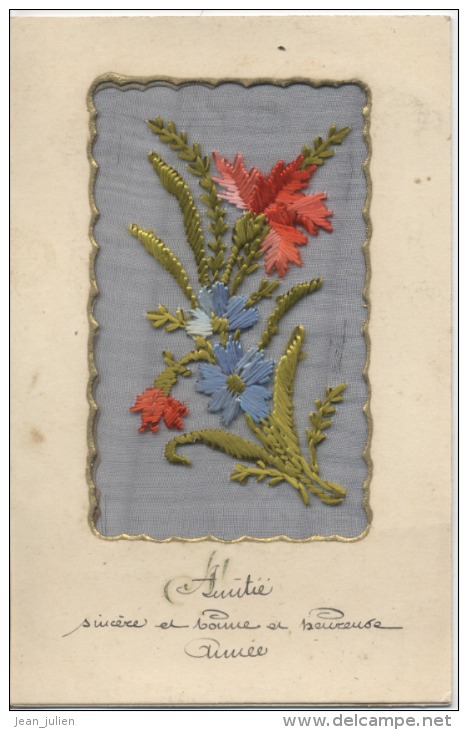 CARTE BRODEE -  Sur Fil De Soie  -  Fleurs  -  " AMITIE "  -  " BONNE ANNEE " - - Embroidered