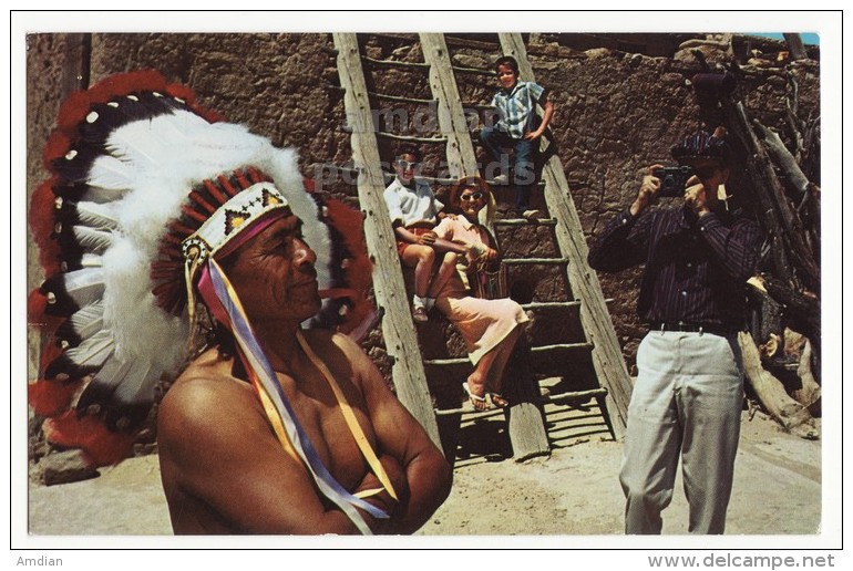 NM NEW MEXICO COLORFUL PUEBLO INDIAN PHOTOGRAPHED BY TOURISTS ~1960 Vintage  Postcard [5821] - Amérique