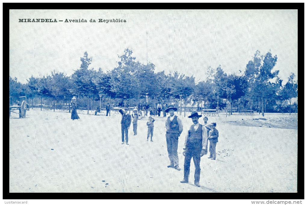 MIRANDELA - Avenida Da Républica ( Ed. Francisco Ferreira ) Carte Postale - Bragança