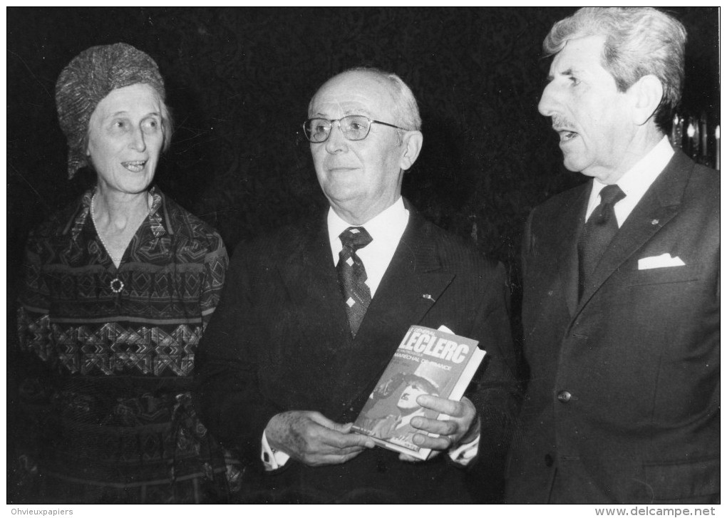 Photo De Presse  - Les Généraux  VEZINET  . MASSU  Et   La Générale HAUTECLOQUE  En 1974 - Sporten