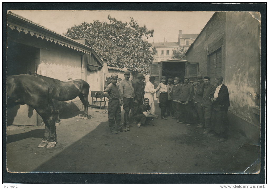 GUERRE 1914-18 - LYON PART DIEU - Belle Carte Photo Militaires 14ème Escadron Territorial Du Train -1914(cachet Au Dos) - Other & Unclassified