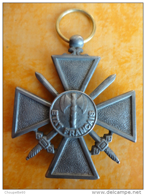 Croix De Guerre Etat Français 1944 Repro - France