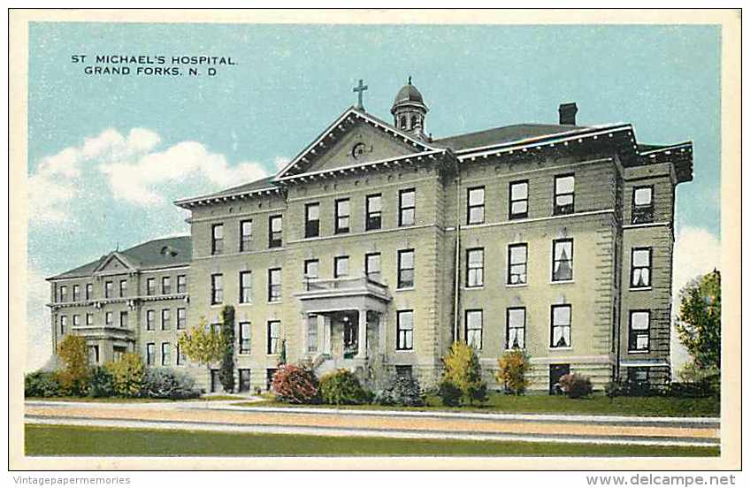 242263-North Dakota, Grand Forks, St Michael's Hospital, Commercialchrome No 49792 - Grand Forks