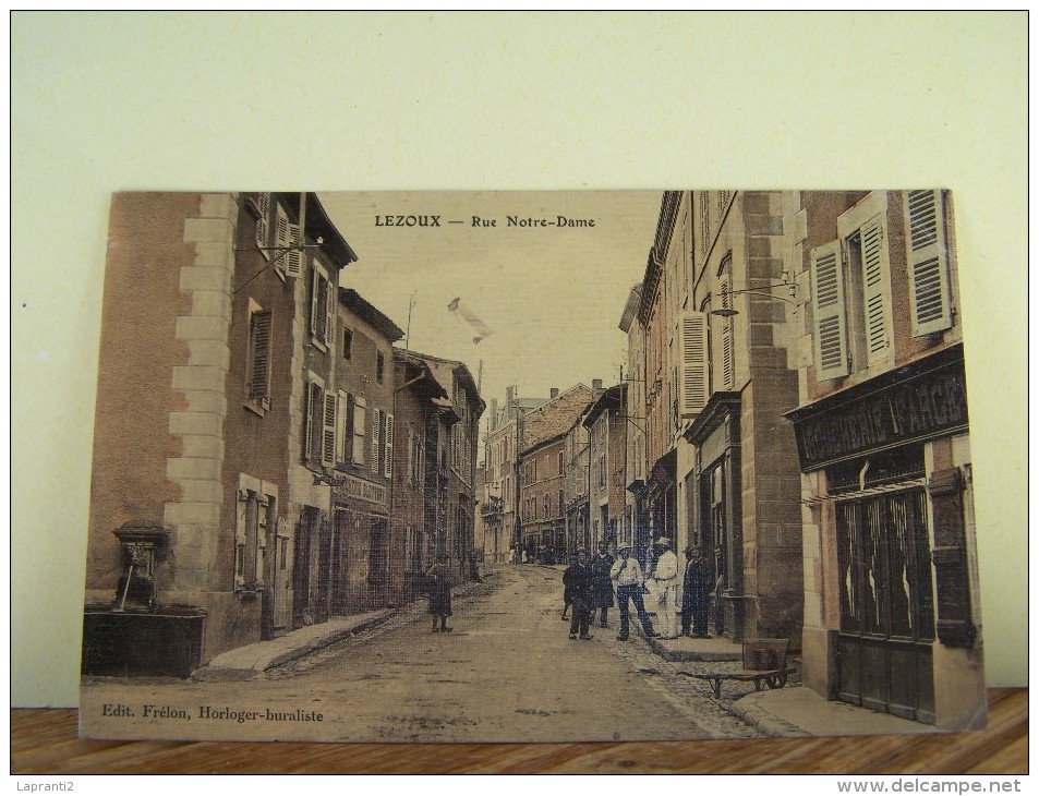 LEZOUX (PUY-DE-DOME) LES COMMERCES. LES MAGASINS. RUE NOTRE-DAME. - Lezoux