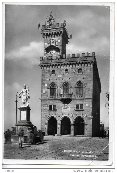 CARTOLINA POSTALE-REPUBBLICA SAN MARINO-IL PALAZZO GOVERNATIVO-27-5-1936-SPEDITA A MILANO - Lettres & Documents