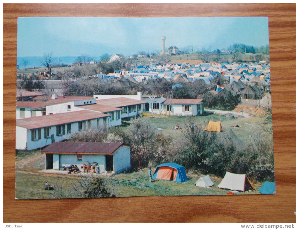 TAIZE  Centre De Retraite Et Village De Tentes  Années 70 - Other & Unclassified