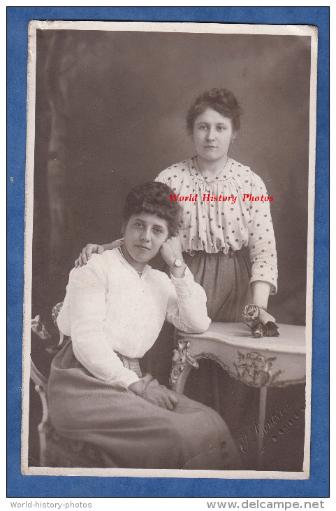 CPA Photo - SAINT GHISLAIN - Portrait De 2 Femmes De La Commune - O. Bonbled - Woman Robe Mode Dress Couture Montre - Saint-Ghislain