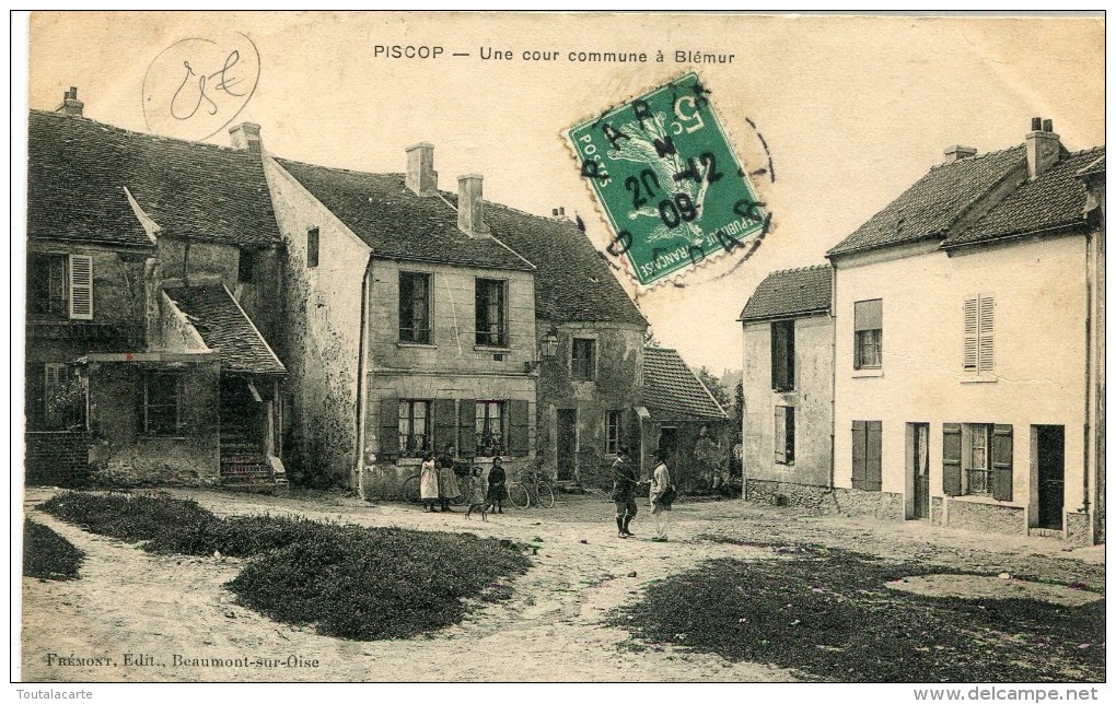 CPA 95 PISCOP  UNE COUR COMMUNE A BLEMUR 1909 - Pontcelles