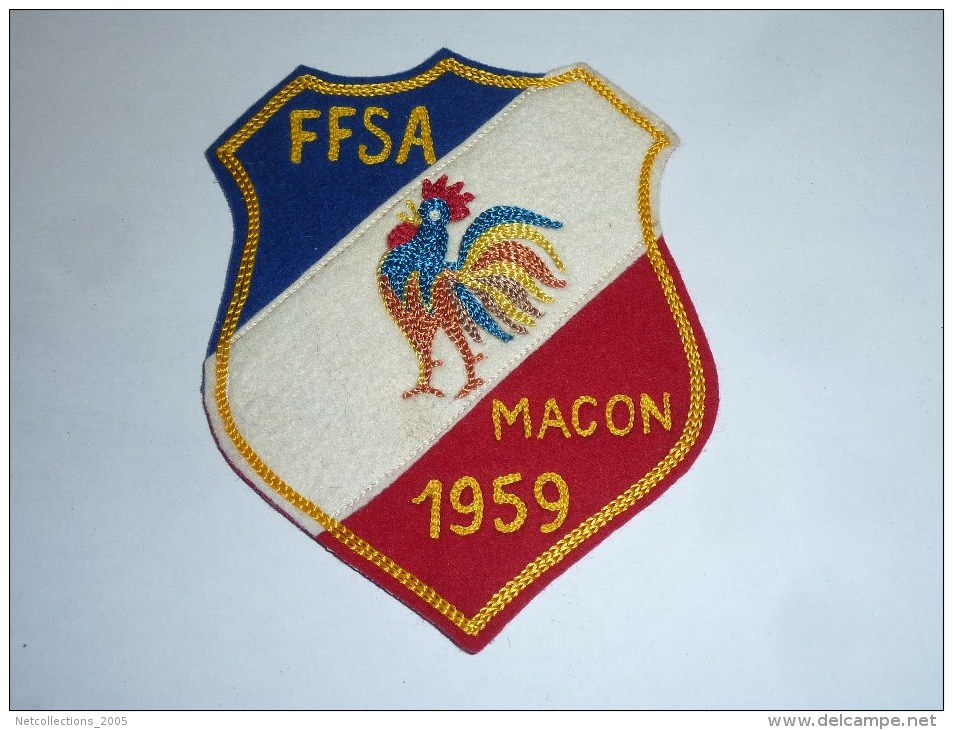 AVIRON BLASON FAIT MAIN F.F.S.F - MACON 1959 - RARE - COQ FRANCE ECUSSON TISSU SPORT BATEAU - Roeisport