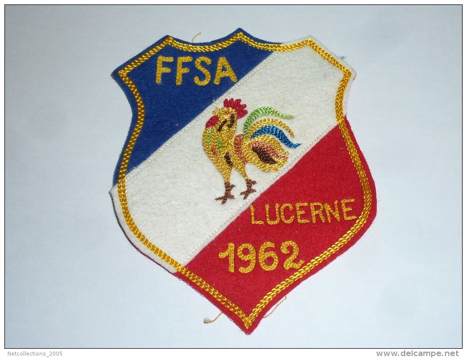 AVIRON BLASON FAIT MAIN - FFSA LUCERNE 1962 - RARE - COQ FRANCE ECUSSON TISSU SPORT BATEAU - Aviron