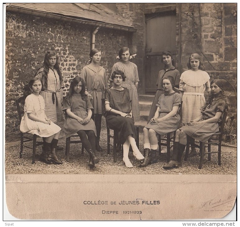 DIEPPE (76) / COLLEGE De JEUNES FILLES 1921 1922 / CLICHE H TOURTE / PHOTO ORIGINALE SUR CARTON  / GRAND FORMAT - Lieux