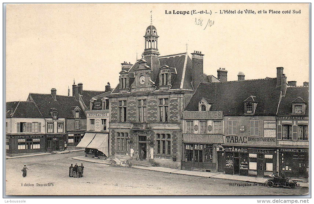 28 LA LOUPE - L'hotel De Ville Et Sud De La Place - La Loupe