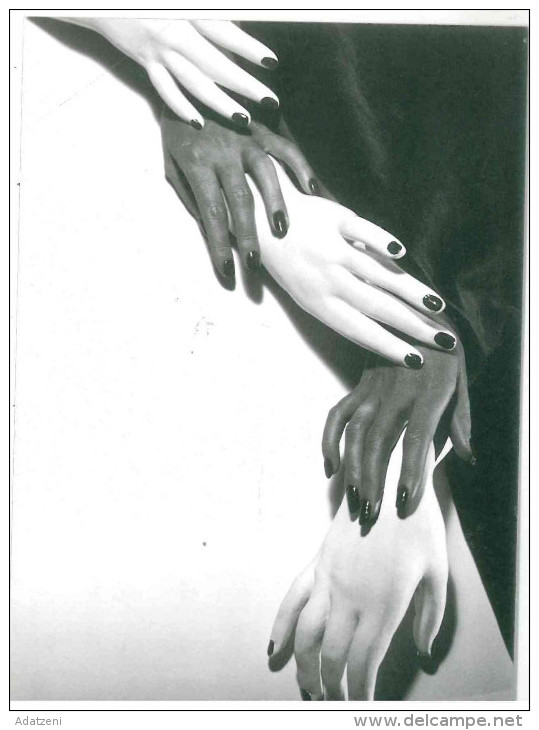 CARTOLINA HORST P., MANI…. NEW YORK, 1941 DIMENSIONI CM 10,5x15 CONDIZIONI OTTIME - Fotografia