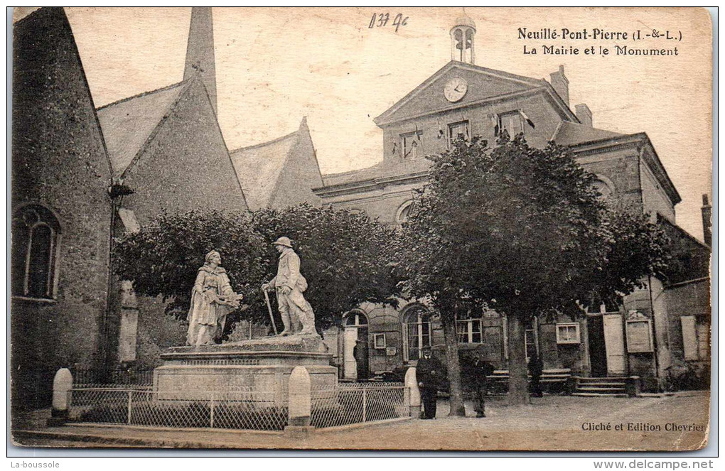 37 NEUILLE PONT PIERRE - La Mairie Et Le Monument. - Neuillé-Pont-Pierre