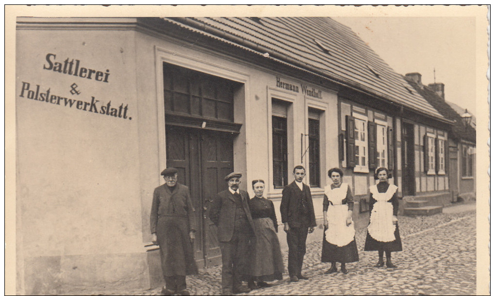 Fiddichow  Widuchowa ? Bei Stettin Szczecin  Orig Foto AK  Sattlerei & Polsterwerkstatt Hermann Wendhall ? Personen - Pommern