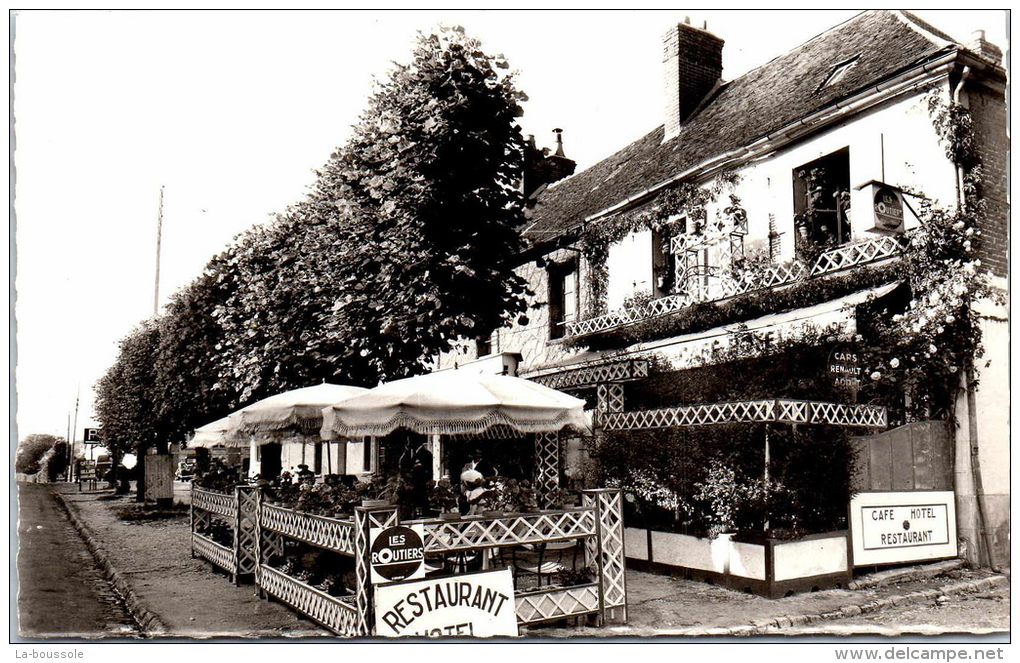 60 NOAILLES - Café Du Commerce. - Noailles