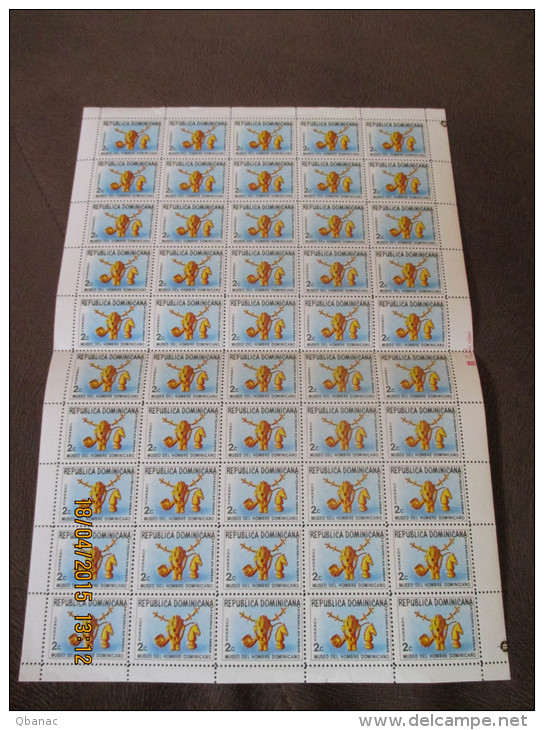 CHESS. Dominica 1973 Chess Stamp In Complete Sheet Of 50 Stamps Unused With White Margins. MNH - Dominica (1978-...)