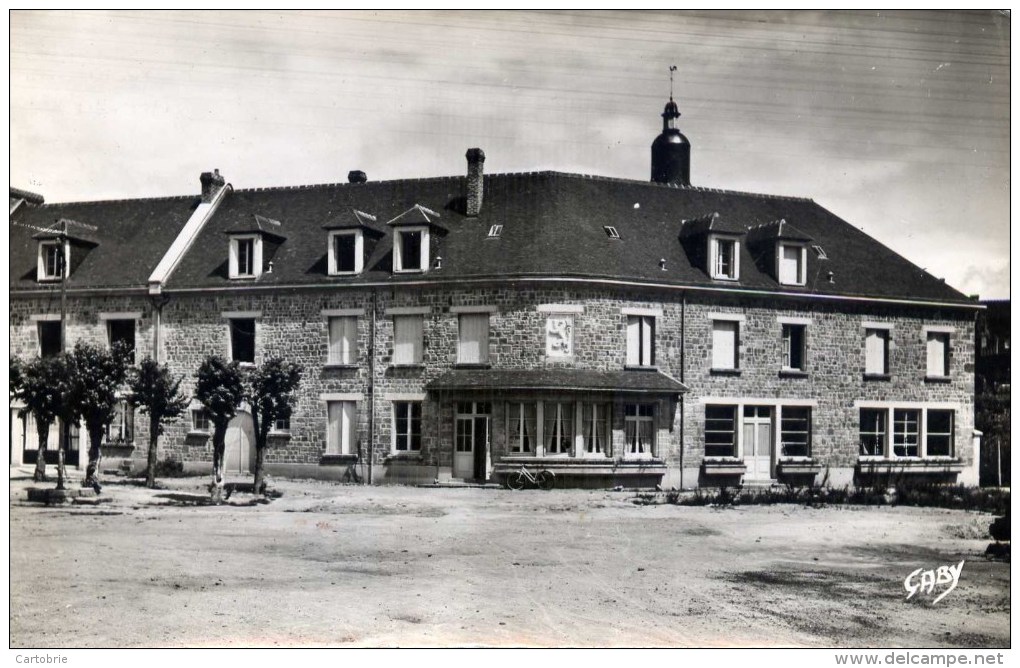 61 - PUTANGES - L'Hôtel Du Lion Vert - CPSM - Putanges