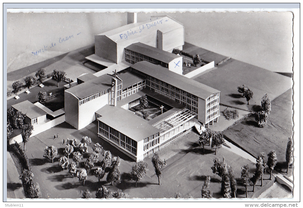 Lisieux (Calvados)  Maquette De L'abbaye De N.-D. Du Pré (reconstruction En Cours)  CPSM, Bords Dentelés, Format 9 X 14 - Lisieux