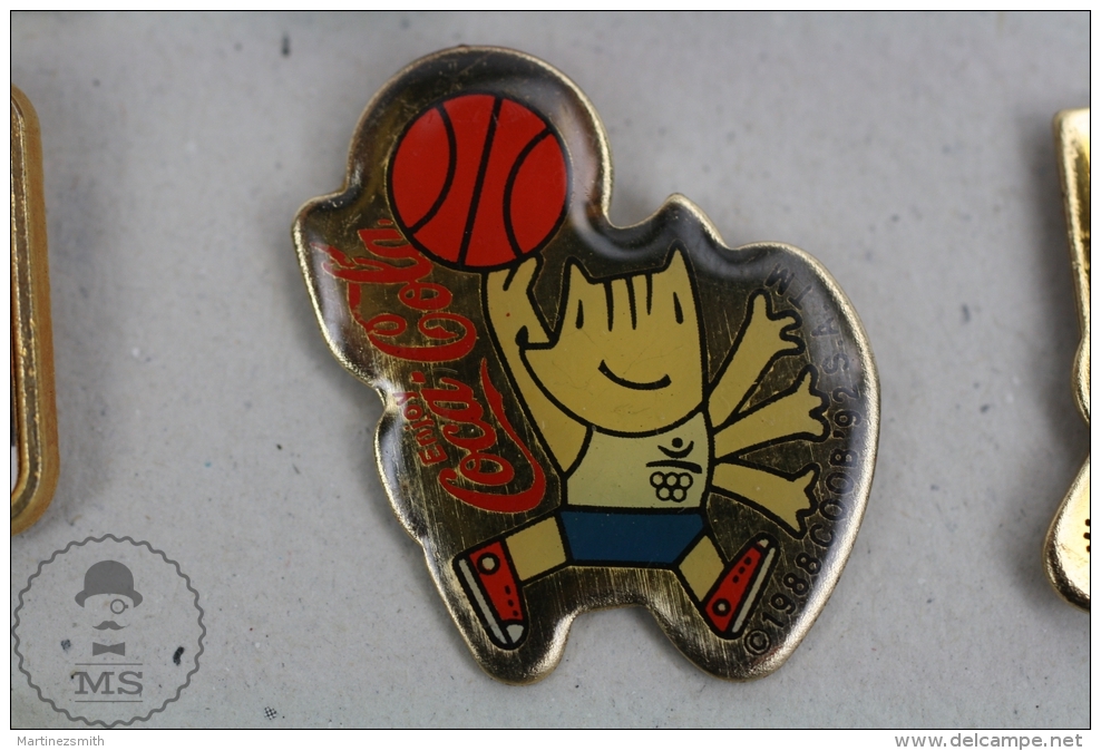 Olympic Games Barcelona 1992 - Cobi Mascot Playing Basketball - Coca Cola Advertising - Pin Badge #PLS - Coca-Cola