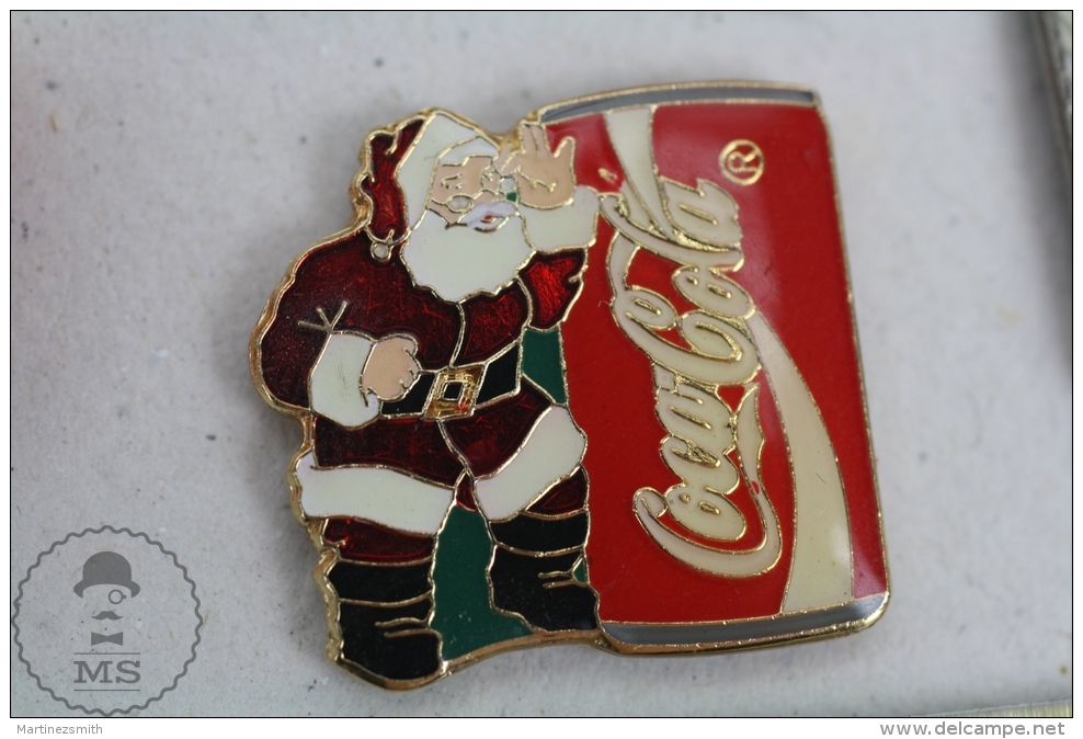 Cocke Cant/ Tin And Santa Claus - Christmas - Coca Cola Advertising - Pin Badge #PLS - Coca-Cola