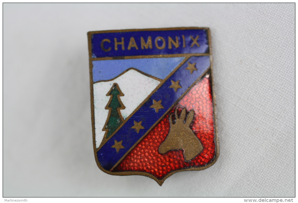 Old/ Vintage Chamonix France Ski/ Skiing Enamel Badge - Invierno