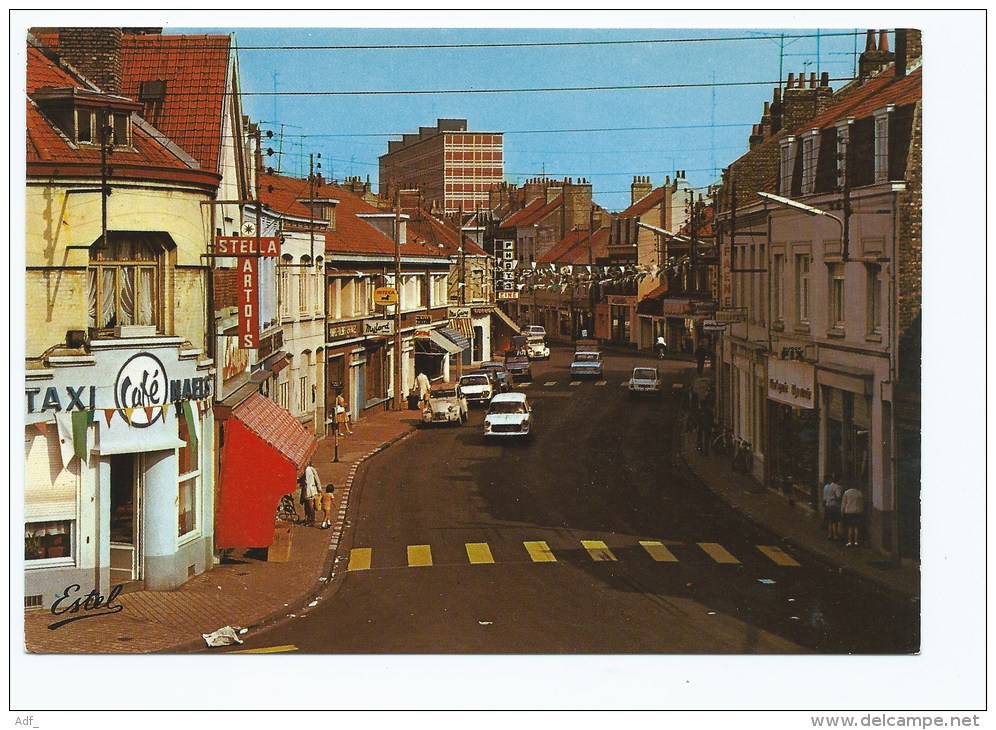 CP ST SAINT POL SUR MER, BAR CAFE, LA RUE DE LA REPUBLIQUE VUE DU ROND POINT, NORD 59 - Saint Pol Sur Mer