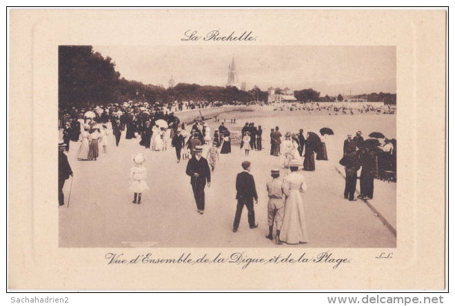 17. LA ROCHELLE. Vue D'Ensemble De La Digue Et De La Plage - La Rochelle