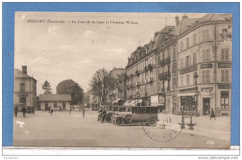 90 BELFORT LA COUR DE LA GARE VOITURES ECRITE 2 SCANS - Belfort - Ville