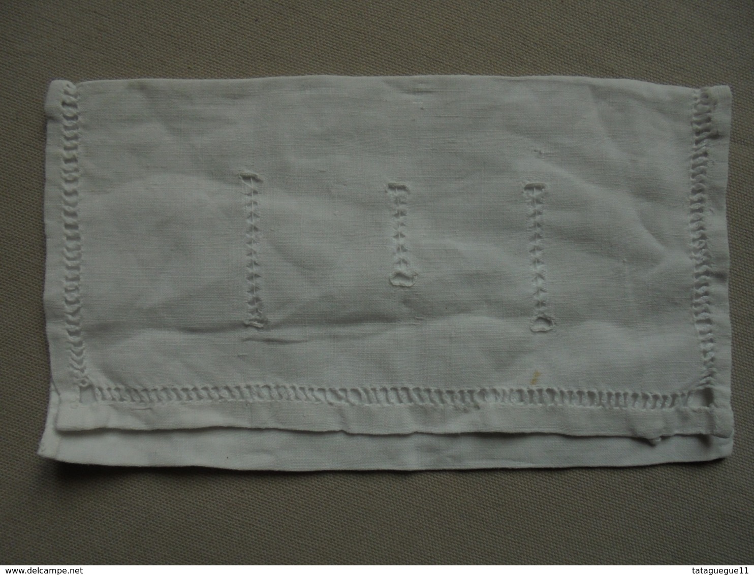 Ancien - Porte Serviette En Coton Blanc Brodé Main (ajouré) - Spitzen Und Stoffe