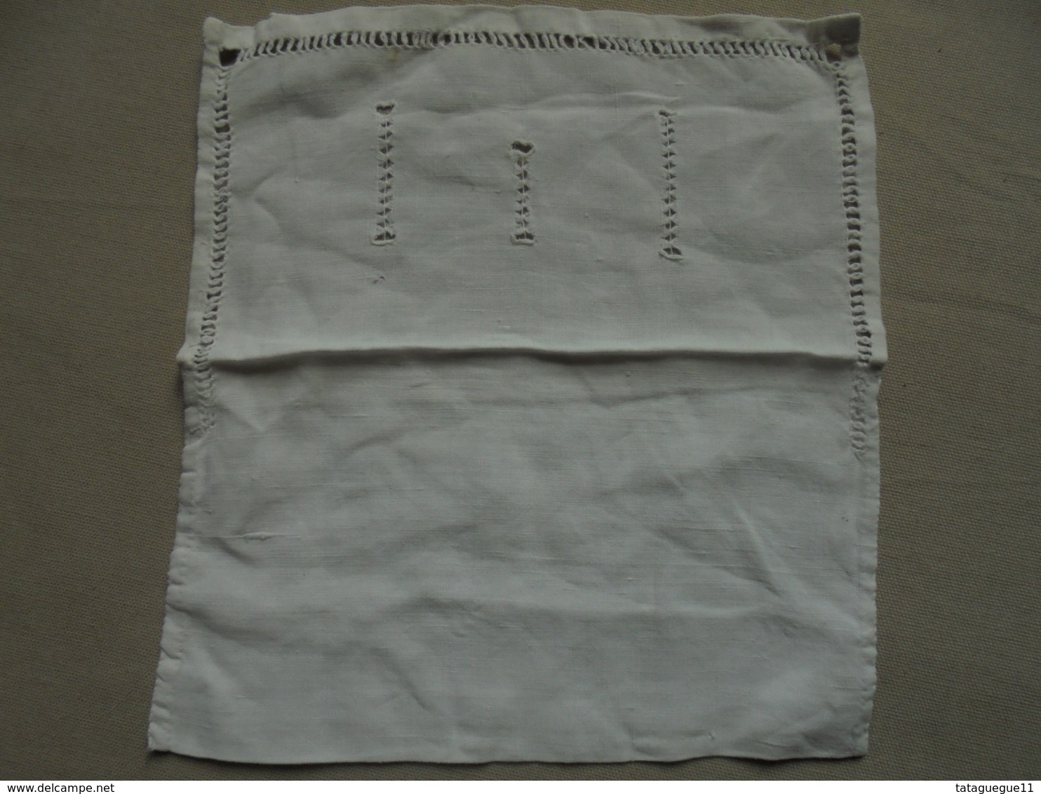 Ancien - Porte Serviette En Coton Blanc Brodé Main (ajouré) - Spitzen Und Stoffe