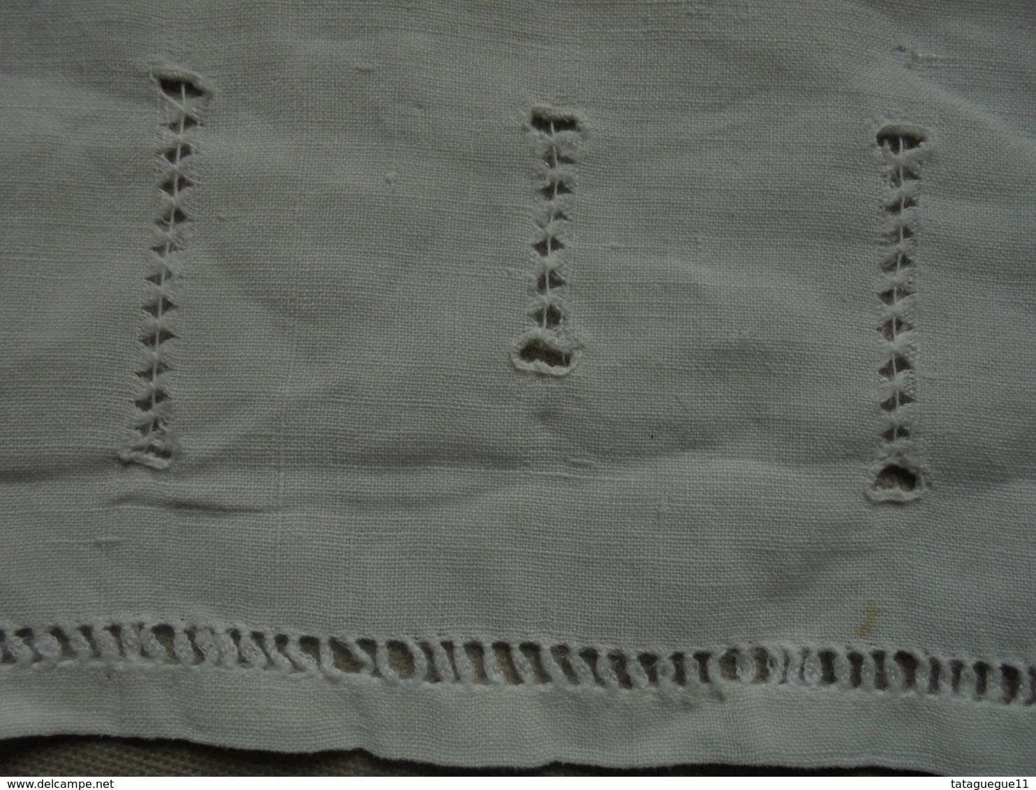 Ancien - Porte Serviette En Coton Blanc Brodé Main (ajouré) - Laces & Cloth