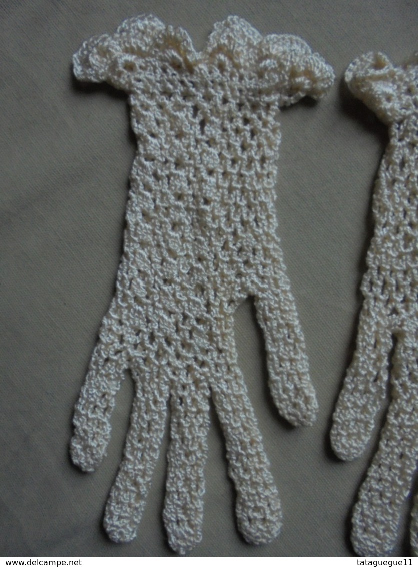 Ancienne paire de gants en coton pour femme Fait main