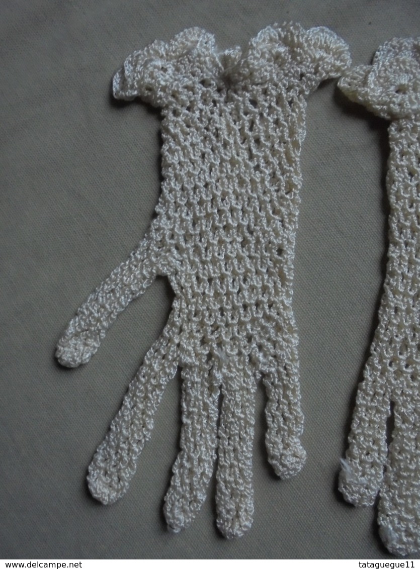 Ancienne paire de gants en coton pour femme Fait main