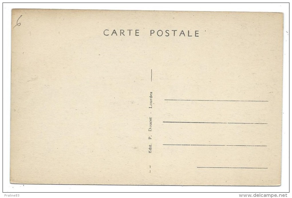 CPA - SCENES ET TYPES DES PYRENEES - Famille De Paysans Et Ane Monté - Europe