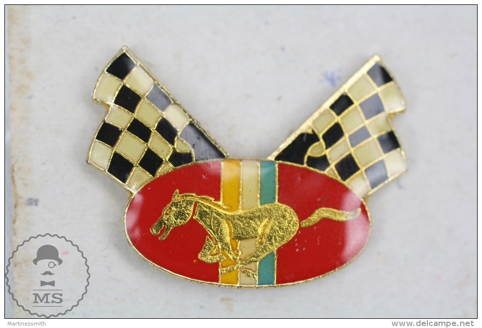 Horse Racing - Ford Mustang ? - Pin Badge #PLS - Otros & Sin Clasificación