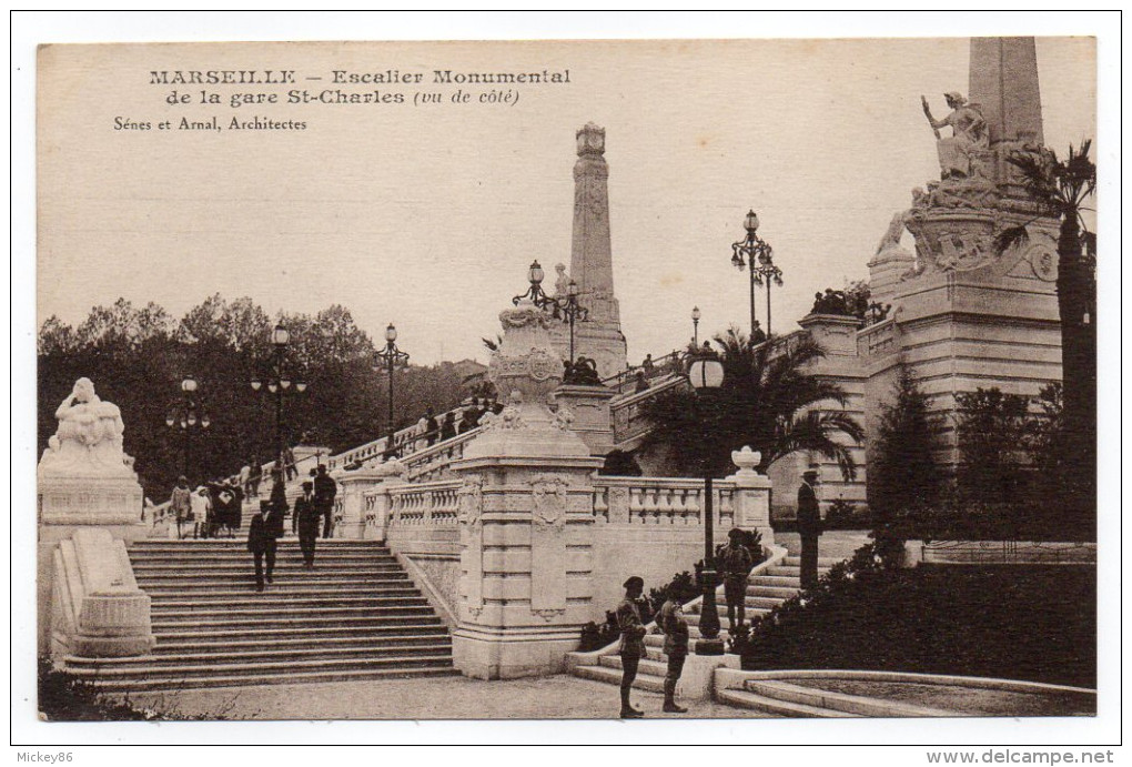 MARSEILLE--Escalier Monumental De La Gare St Charles(animée) N° ??? éd ???? - Stazione, Belle De Mai, Plombières