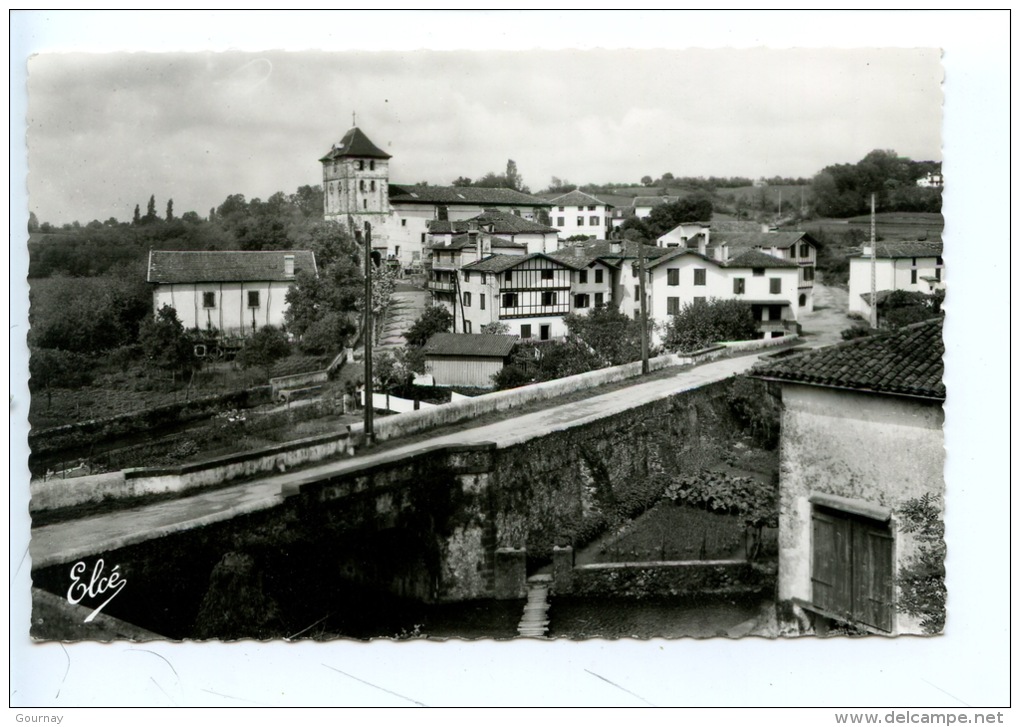 Espelette : Le Pont & Le Quartier De L'église (n°5440 Chatagneau Dentelée) - Espelette